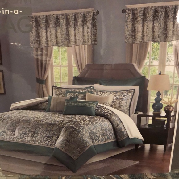 Madison Park Essentials 24 Piece King Bedding Set